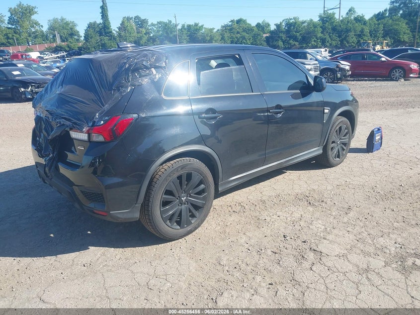 2021 Mitsubishi Outlander VIN JA4ARUAUXMU002804 IAAI salvage auction — VANDALISM, Salvage Title, sold $5,600 on 2026-07-17 (photo 4)