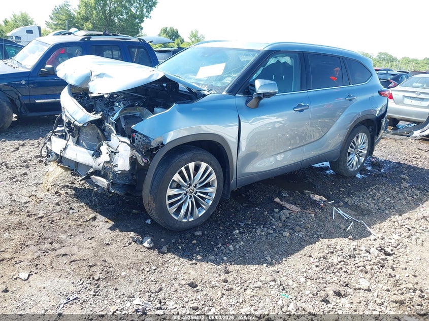 2023 Toyota Highlander VIN 5TDKDRBH2PS047171 IAAI salvage auction — FRONT END, Salvage Title, sold $8,200 on 2026-07-29 (photo 2)