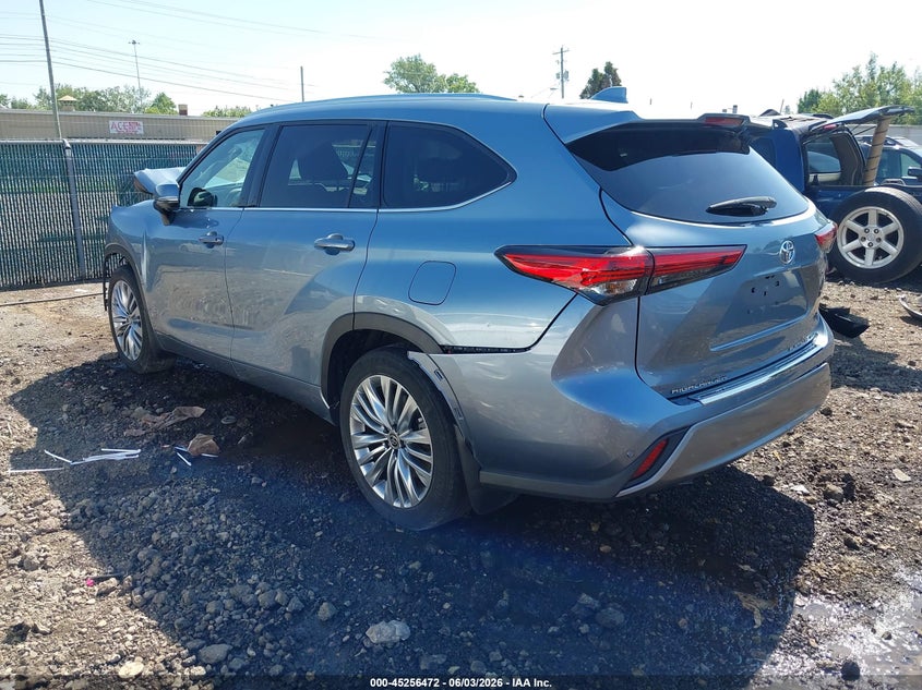2023 Toyota Highlander VIN 5TDKDRBH2PS047171 IAAI salvage auction — FRONT END, Salvage Title, sold $8,200 on 2026-07-29 (photo 3)