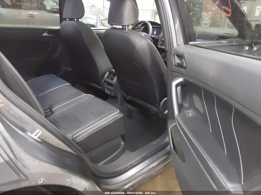 2022 Volkswagen Tiguan VIN 3VV4B7AX0NM147280 IAAI salvage auction — RIGHT SIDE, Salvage (Maine), sold $10,100 on 2026-07-27 (photo 8)