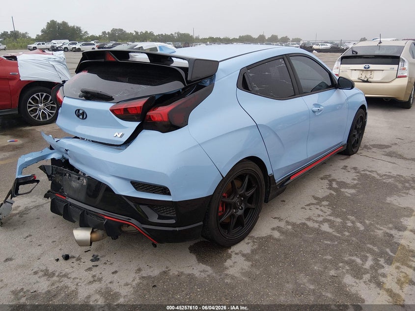 2019 Hyundai Veloster VIN KMHT36AH7KU001536 IAAI salvage auction — REAR END, Salvage Title, sold $25 on 2026-07-30 (photo 4)