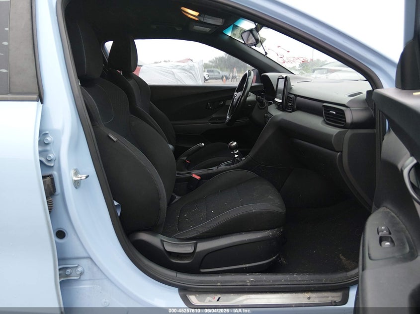 2019 Hyundai Veloster VIN KMHT36AH7KU001536 IAAI salvage auction — REAR END, Salvage Title, sold $25 on 2026-07-30 (photo 5)