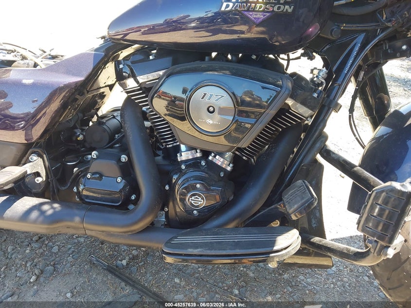 2025 Harley-davidson Street glide VIN 1HD1KB719SB604984 IAAI salvage auction — ALL OVER, Salvage Title, sold $7,700 on 2026-07-06 (photo 8)