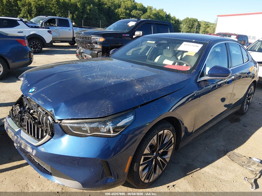 2026 BMW 5er VIN WBA53FJ01TCX63854 IAAI salvage auction — FRONT END, Salvage (West Virginia), sold $25,500 on 2026-08-20 (photo 2)