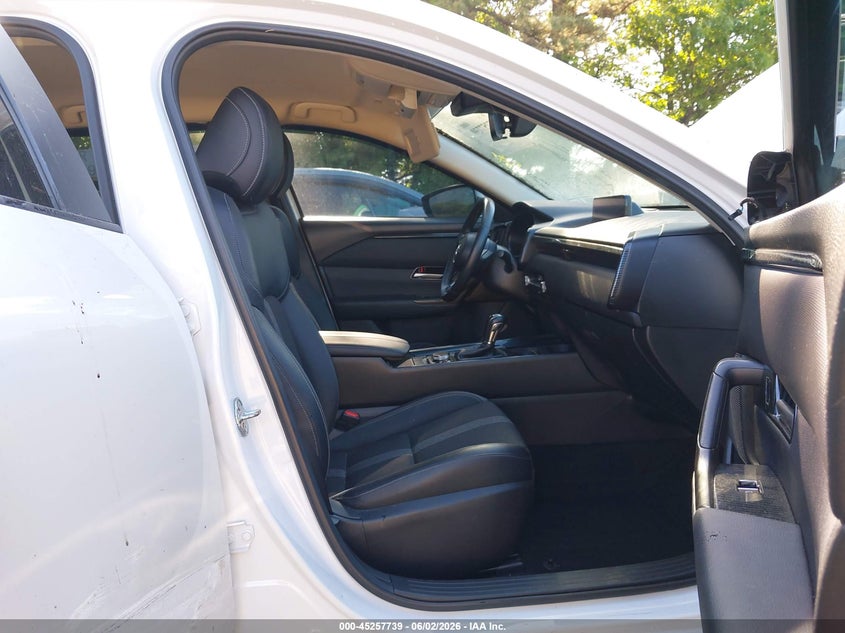 2024 Mazda Cx-50 VIN 7MMVABBM1RN184556 IAAI salvage auction — RIGHT SIDE, Salvage Title, sold $6,100 on 2026-08-28 (photo 5)
