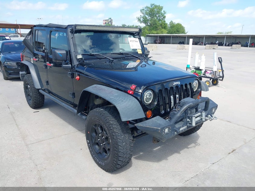 2013 Jeep Wrangler / VIN 1C4BJWDG7DL660881 IAAI salvage auction — RIGHT FRONT, Original (Texas), sold $6,450 on 2026-08-29 (photo 1)
