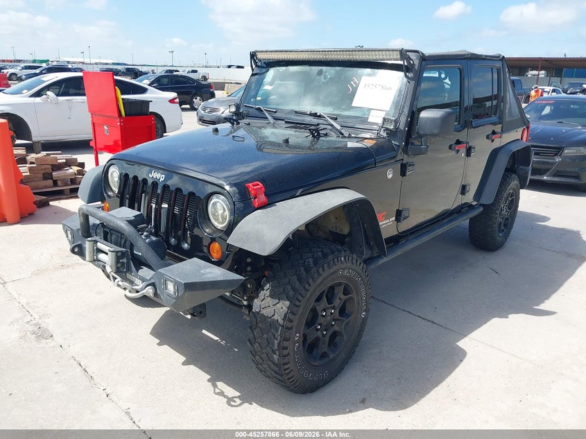 2013 Jeep Wrangler / VIN 1C4BJWDG7DL660881 IAAI salvage auction — RIGHT FRONT, Original (Texas), sold $6,450 on 2026-08-29 (photo 2)