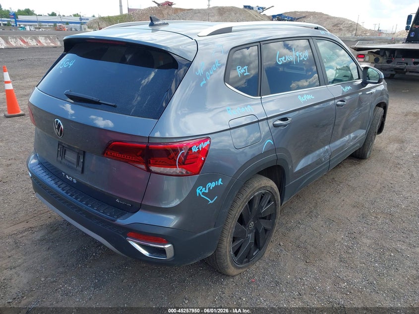 2024 Volkswagen Taos VIN 3VVVX7B25RM035279 IAAI salvage auction — SIDE, Salvage Title, sold $9,100 on 2026-07-28 (photo 4)