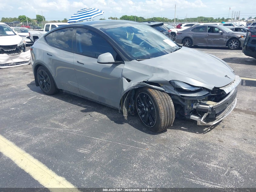 2024 Tesla Model y VIN 7SAYGDED5RF087509 IAAI salvage auction — RIGHT SIDE, Salvage Title, sold $10,975 on 2026-07-09 (photo 1)