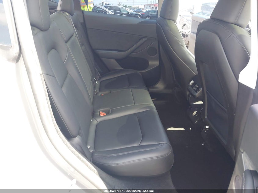 2024 Tesla Model y VIN 7SAYGDED5RF087509 IAAI salvage auction — RIGHT SIDE, Salvage Title, sold $10,975 on 2026-07-09 (photo 8)