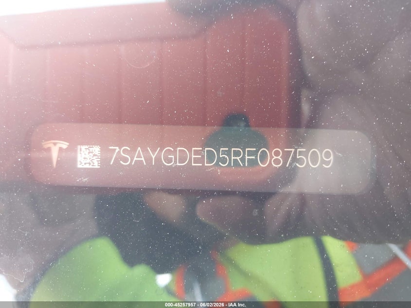 2024 Tesla Model y VIN 7SAYGDED5RF087509 IAAI salvage auction — RIGHT SIDE, Salvage Title, sold $10,975 on 2026-07-09 (photo 9)