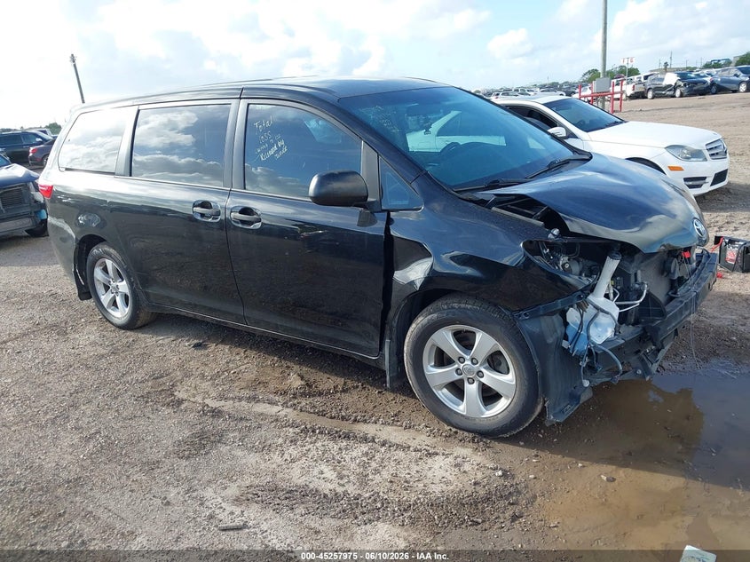 2017 Toyota Sienna VIN 5TDZZ3DC3HS882552 IAAI salvage auction — FRONT END, Salvage (Texas), sold $2,700 on 2026-07-22 (photo 1)