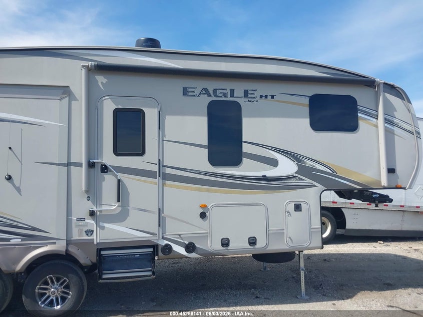 2018 Jayco Eagle VIN 1UJCJ0BP5J1PN0333 IAAI salvage auction — UNKNOWN, Salvage (Indiana), sold $6,950 on 2026-07-08 (photo 5)