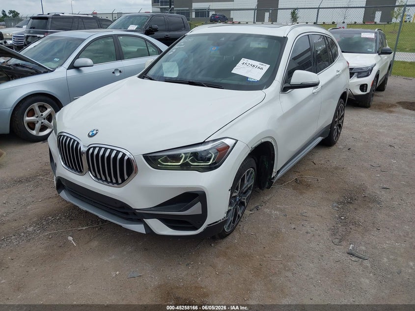 2022 BMW X1 VIN WBXJG9C05N5V07814 IAAI salvage auction — SIDE, Salvage Title, sold $10,000 on 2026-07-09 (photo 2)