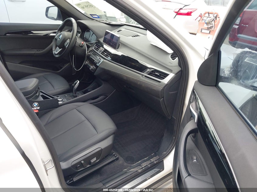 2022 BMW X1 VIN WBXJG9C05N5V07814 IAAI salvage auction — SIDE, Salvage Title, sold $10,000 on 2026-07-09 (photo 5)
