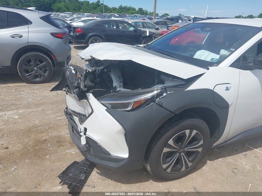 2024 Subaru Solterra VIN JTMABABA7RA088126 IAAI salvage auction — FRONT END, Salvage Title, sold $4,950 on 2026-07-23 (photo 6)