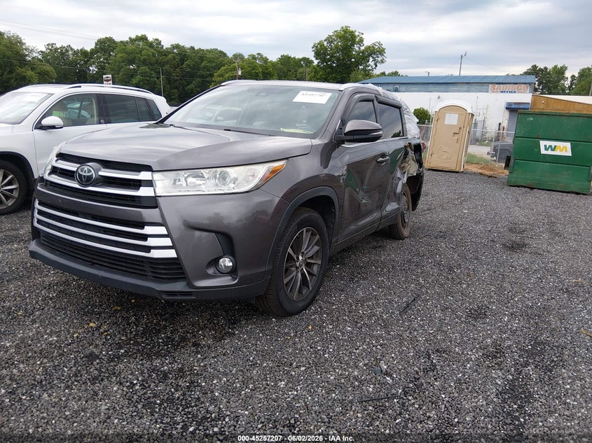 2018 Toyota Highlander VIN 5TDJZRFHXJS561932 IAAI salvage auction — LEFT SIDE, Salvage Title, sold $10,200 on 2026-07-21 (photo 2)