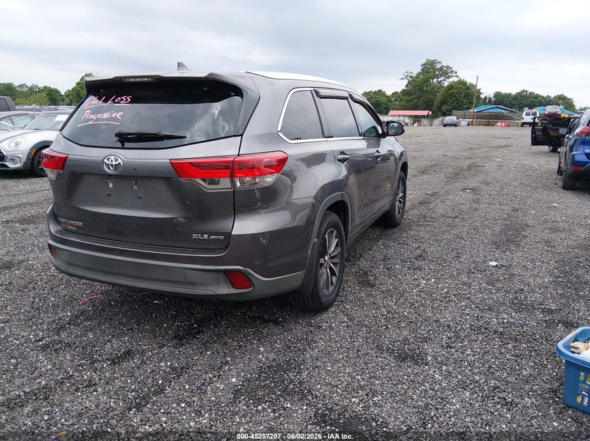 2018 Toyota Highlander VIN 5TDJZRFHXJS561932 IAAI salvage auction — LEFT SIDE, Salvage Title, sold $10,200 on 2026-07-21 (photo 4)