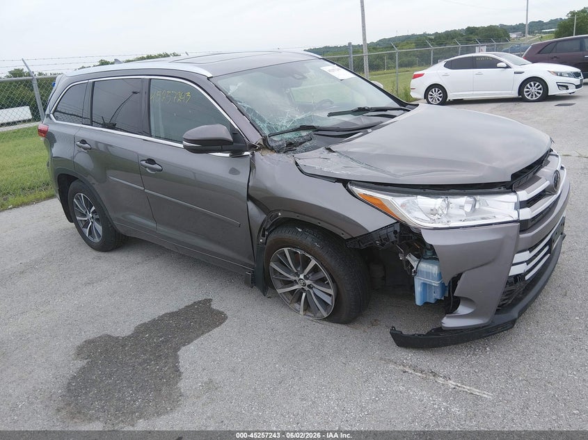 2018 Toyota Highlander VIN 5TDJZRFH7JS883430 IAAI salvage auction — UNKNOWN, Salvage Title, sold $5,000 on 2026-07-09 (photo 1)