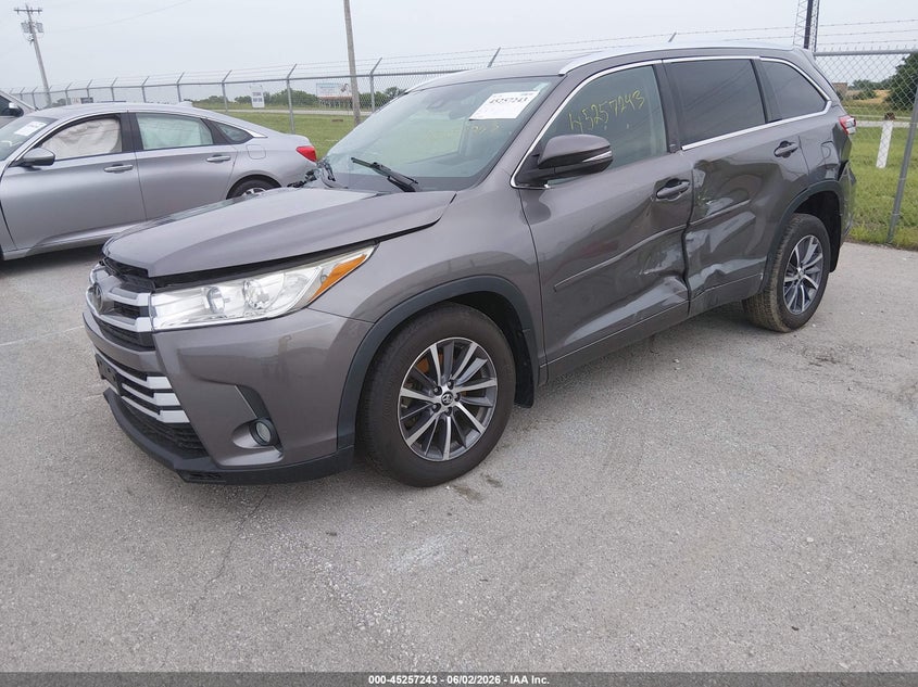 2018 Toyota Highlander VIN 5TDJZRFH7JS883430 IAAI salvage auction — UNKNOWN, Salvage Title, sold $5,000 on 2026-07-09 (photo 2)