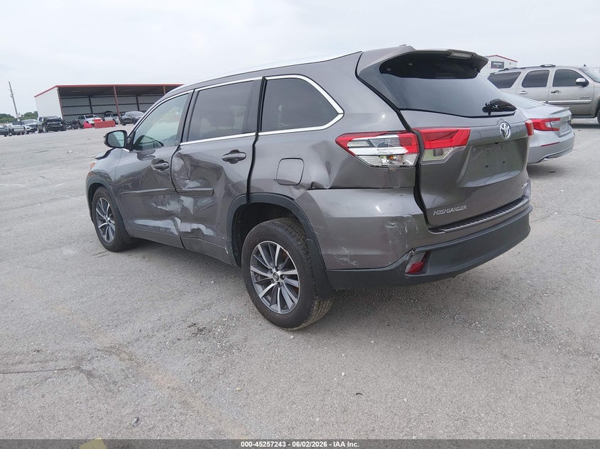 2018 Toyota Highlander VIN 5TDJZRFH7JS883430 IAAI salvage auction — UNKNOWN, Salvage Title, sold $5,000 on 2026-07-09 (photo 3)