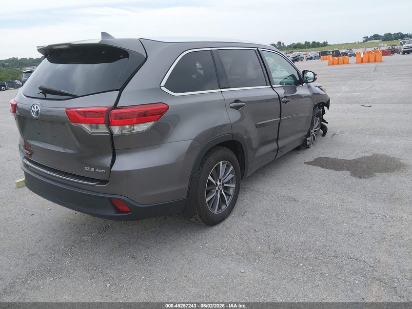 2018 Toyota Highlander VIN 5TDJZRFH7JS883430 IAAI salvage auction — UNKNOWN, Salvage Title, sold $5,000 on 2026-07-09 (photo 4)