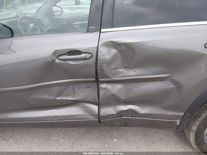 2018 Toyota Highlander VIN 5TDJZRFH7JS883430 IAAI salvage auction — UNKNOWN, Salvage Title, sold $5,000 on 2026-07-09 (photo 6)