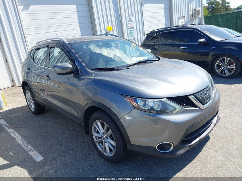 2018 Nissan Rogue VIN JN1BJ1CRXJW285684 IAAI salvage auction — NORMAL WEAR, Salvage Title, sold $2,600 on 2026-07-28 (photo 1)