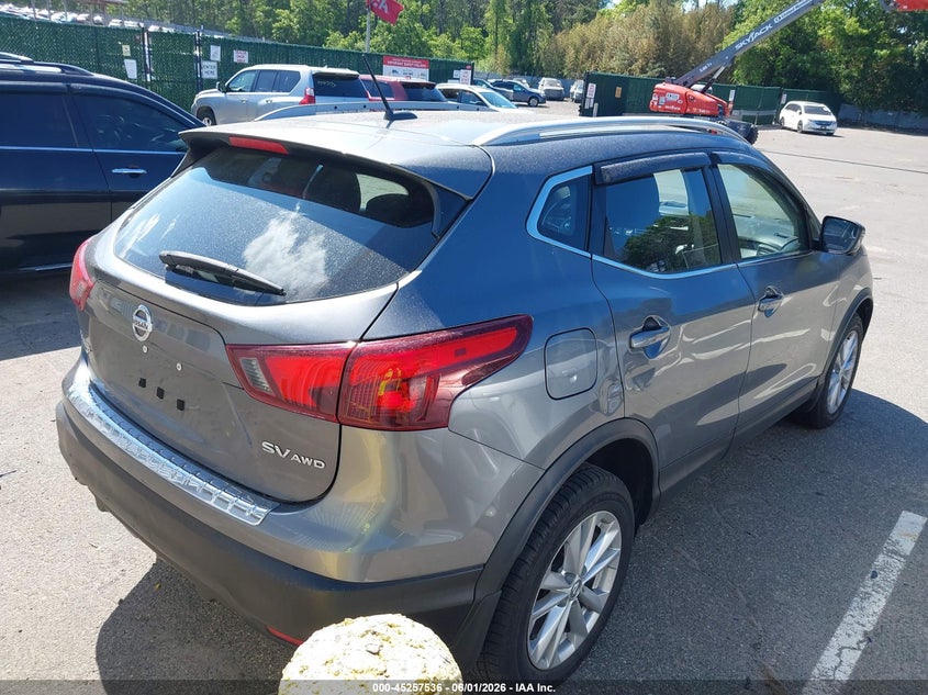 2018 Nissan Rogue VIN JN1BJ1CRXJW285684 IAAI salvage auction — NORMAL WEAR, Salvage Title, sold $2,600 on 2026-07-28 (photo 4)