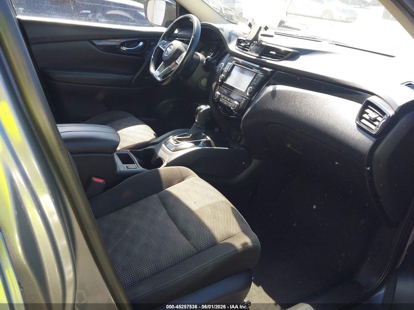 2018 Nissan Rogue VIN JN1BJ1CRXJW285684 IAAI salvage auction — NORMAL WEAR, Salvage Title, sold $2,600 on 2026-07-28 (photo 5)