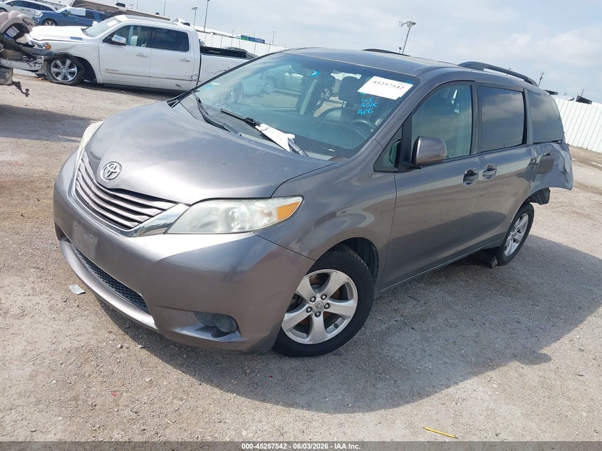 2015 Toyota Sienna VIN 5TDKK3DC6FS611861 IAAI salvage auction — REAR END, Salvage Title, sold $1,800 on 2026-07-08 (photo 2)