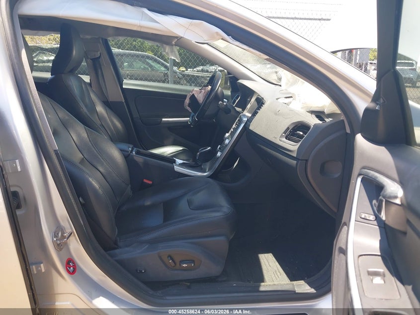 2017 Volvo V60 VIN YV140MEM4H1370968 IAAI salvage auction — FRONT END, Salvage Title, sold $1,375 on 2026-07-27 (photo 5)