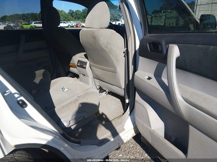 2010 Toyota Highlander VIN 5TDZK3EH9AS004550 IAAI salvage auction — RIGHT FRONT, Salvage (South Carolina), sold $450 on 2026-07-28 (photo 8)