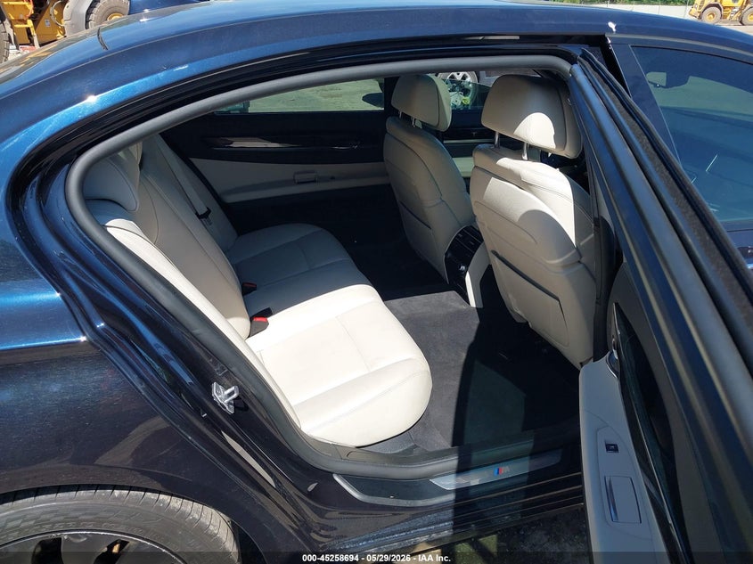 2014 BMW 7er VIN WBAYF4C59ED282099 IAAI salvage auction — FRONT END, Salvage Title, sold $2,350 on 2026-07-08 (photo 8)