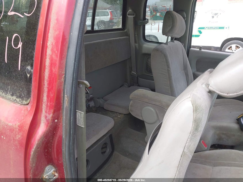 2001 Toyota Tacoma VIN 5TEWN72N31Z753455 IAAI salvage auction — NORMAL WEAR, Original (Maine), sold $750 on 2026-07-06 (photo 8)