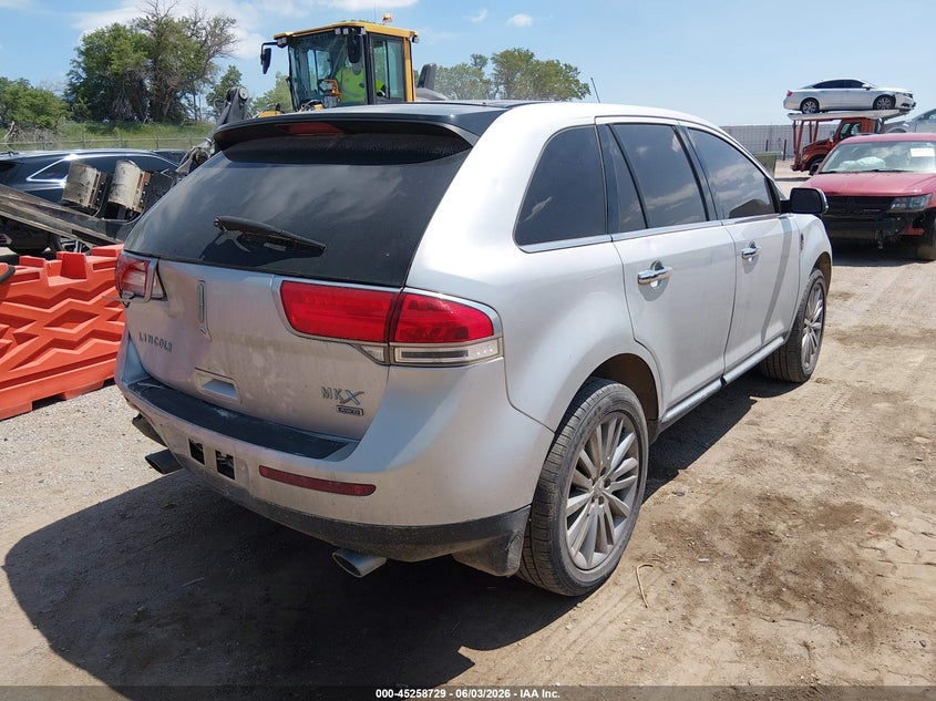 2013 Lincoln Mkx VIN 2LMDJ8JK8DBL00046 IAAI salvage auction — REAR END, Salvage Title, sold $25 on 2026-07-23 (photo 4)
