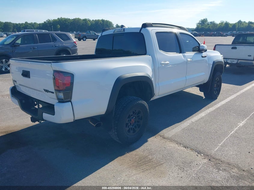 2018 Toyota Tacoma VIN 5TFCZ5AN8JX125704 IAAI salvage auction — FRONT & REAR, Salvage Title, sold $13,300 on 2026-08-03 (photo 4)