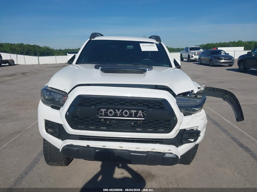 2018 Toyota Tacoma VIN 5TFCZ5AN8JX125704 IAAI salvage auction — FRONT & REAR, Salvage Title, sold $13,300 on 2026-08-03 (photo 6)