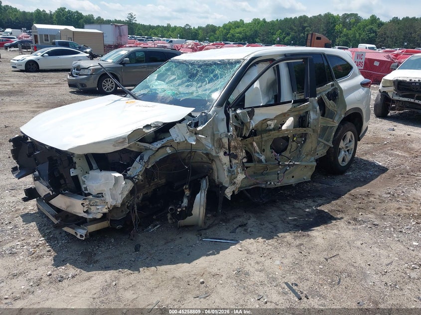 2024 Toyota Highlander VIN 5TDKDRAH8RS533018 IAAI salvage auction — BIO HAZARD, Salvage (Georgia), sold $1,650 on 2026-07-29 (photo 2)