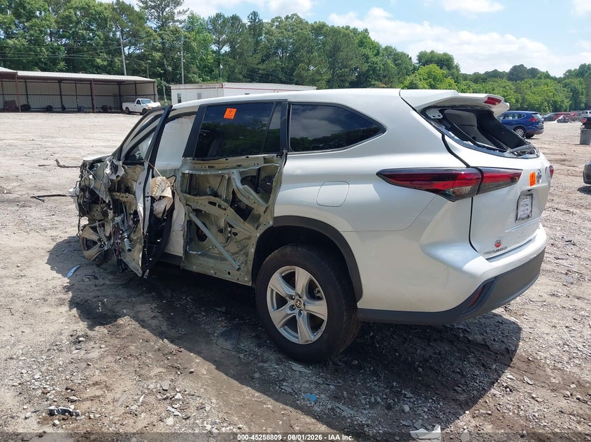 2024 Toyota Highlander VIN 5TDKDRAH8RS533018 IAAI salvage auction — BIO HAZARD, Salvage (Georgia), sold $1,650 on 2026-07-29 (photo 3)