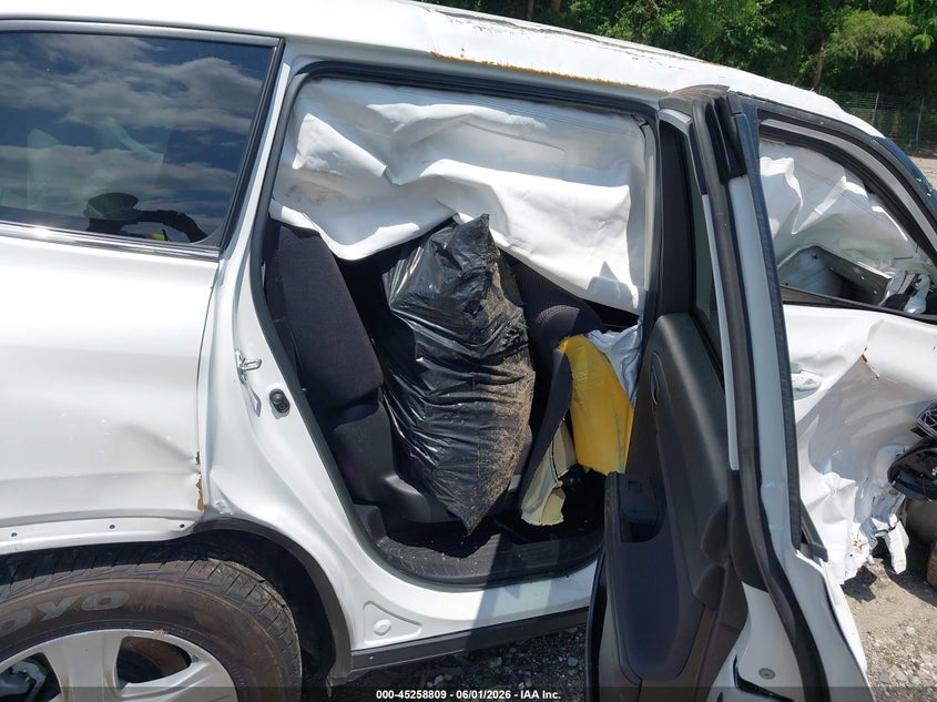 2024 Toyota Highlander VIN 5TDKDRAH8RS533018 IAAI salvage auction — BIO HAZARD, Salvage (Georgia), sold $1,650 on 2026-07-29 (photo 8)