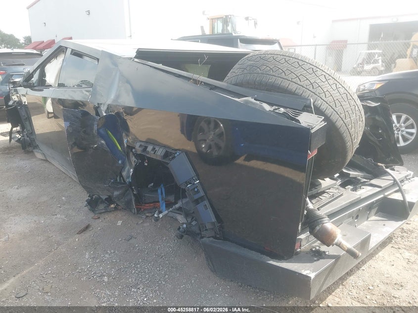 2025 Tesla Cybertruck VIN 7G2CEHED4SA076067 IAAI salvage auction — ALL OVER, Salvage Title, sold $3,550 on 2026-07-21 (photo 3)