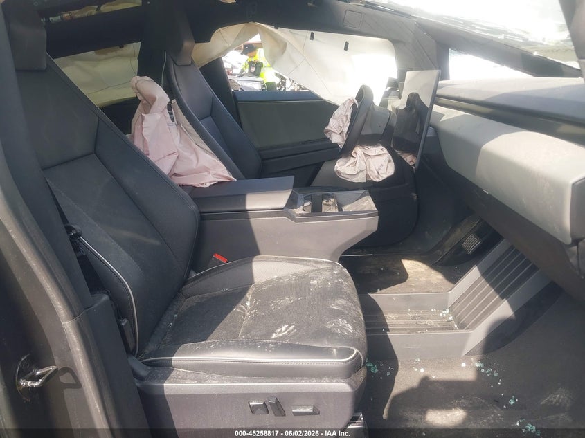2025 Tesla Cybertruck VIN 7G2CEHED4SA076067 IAAI salvage auction — ALL OVER, Salvage Title, sold $3,550 on 2026-07-21 (photo 5)