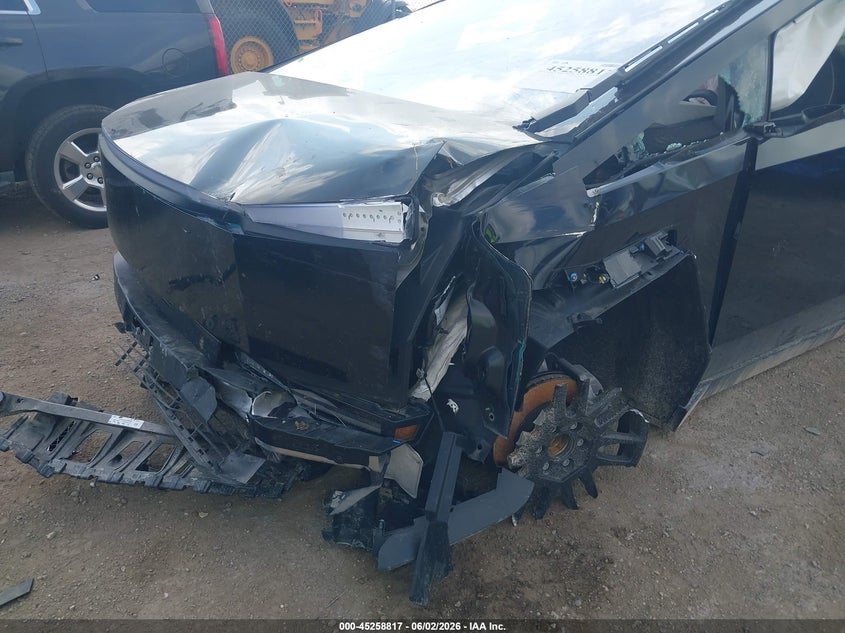 2025 Tesla Cybertruck VIN 7G2CEHED4SA076067 IAAI salvage auction — ALL OVER, Salvage Title, sold $3,550 on 2026-07-21 (photo 6)