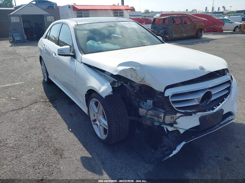 2014 Mercedes-benz E-class VIN WDDHF5KB1EB003357 IAAI salvage auction — RIGHT SIDE, Salvage (California), sold $1,400 on 2026-07-13 (photo 1)