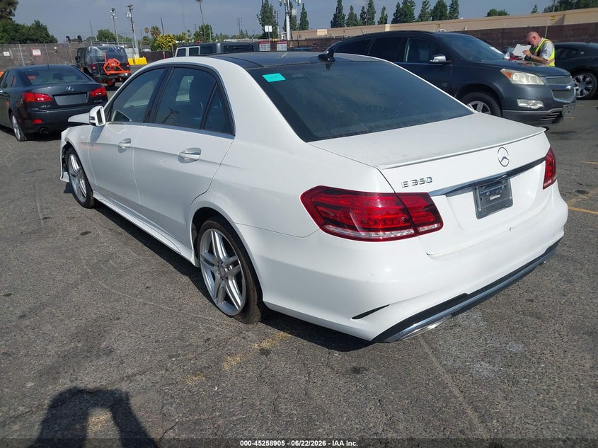 2014 Mercedes-benz E-class VIN WDDHF5KB1EB003357 IAAI salvage auction — RIGHT SIDE, Salvage (California), sold $1,400 on 2026-07-13 (photo 3)