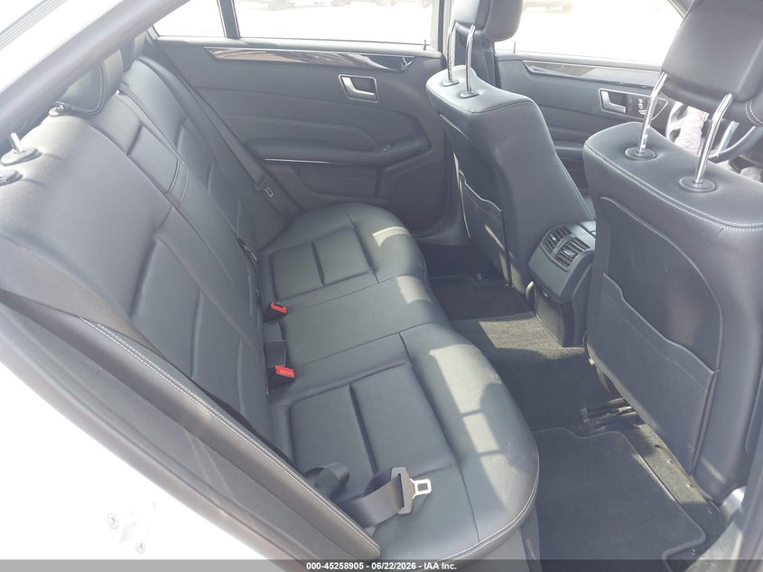2014 Mercedes-benz E-class VIN WDDHF5KB1EB003357 IAAI salvage auction — RIGHT SIDE, Salvage (California), sold $1,400 on 2026-07-13 (photo 8)