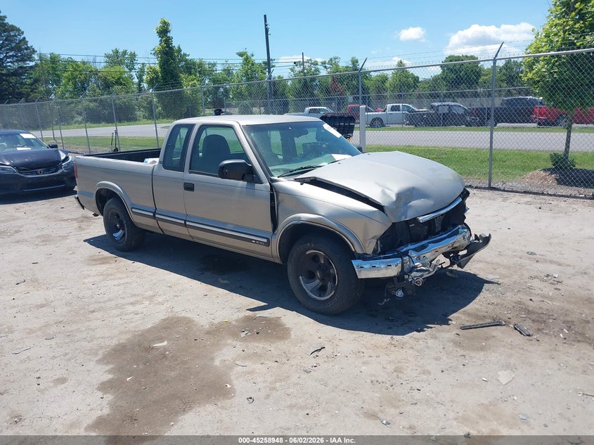 2000 Chevrolet S-10 pickup VIN 1GCCS19W8YK287365 — IAAI salvage auction photo