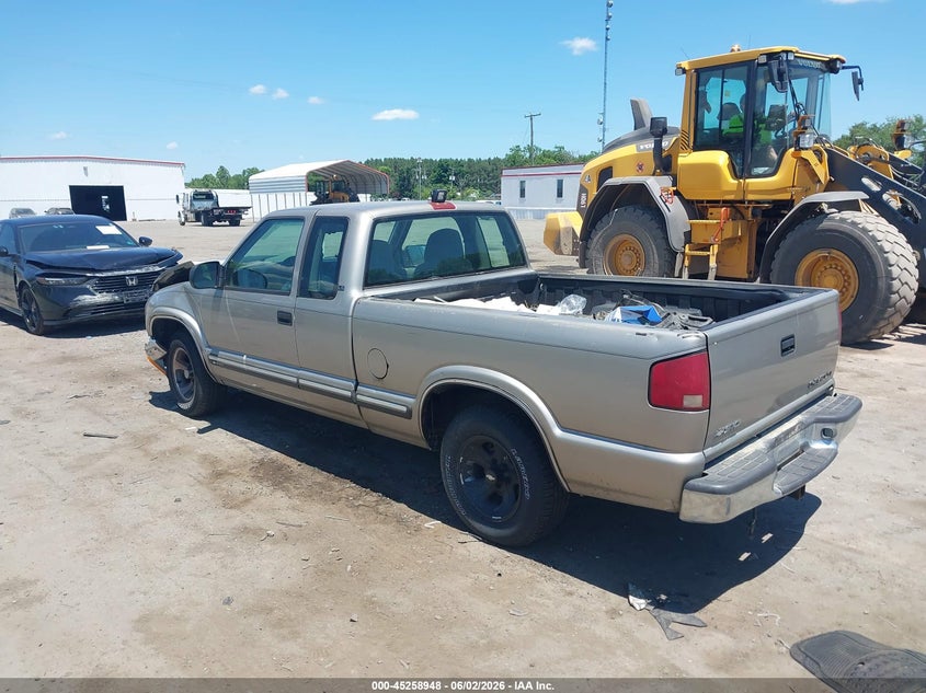 2000 Chevrolet S-10 pickup VIN 1GCCS19W8YK287365 IAAI salvage auction — FRONT END, Clear (Virginia), sold $350 on 2026-07-07 (photo 3)