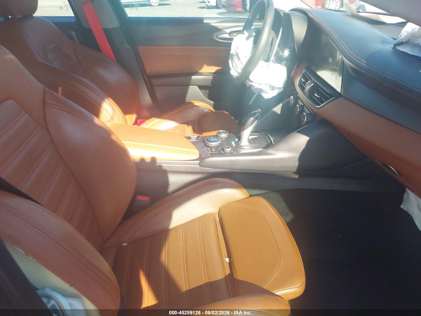 2017 Alfa romeo Giulia VIN ZARFAEEN2H7537437 IAAI salvage auction — RIGHT FRONT, Salvage Title, sold $2,500 on 2026-07-13 (photo 5)